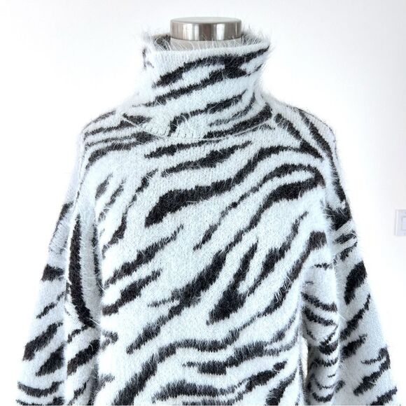 H&M Fuzzy Zebra Print Oversized Wide Arm Sweater - Picture 2 of 6